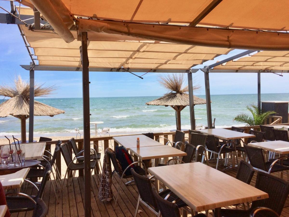 Beach, Wine, Dining, Sports, Summer, Winter Apartment Serignan Luaran gambar