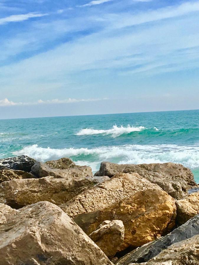 Beach, Wine, Dining, Sports, Summer, Winter Apartment Serignan Luaran gambar