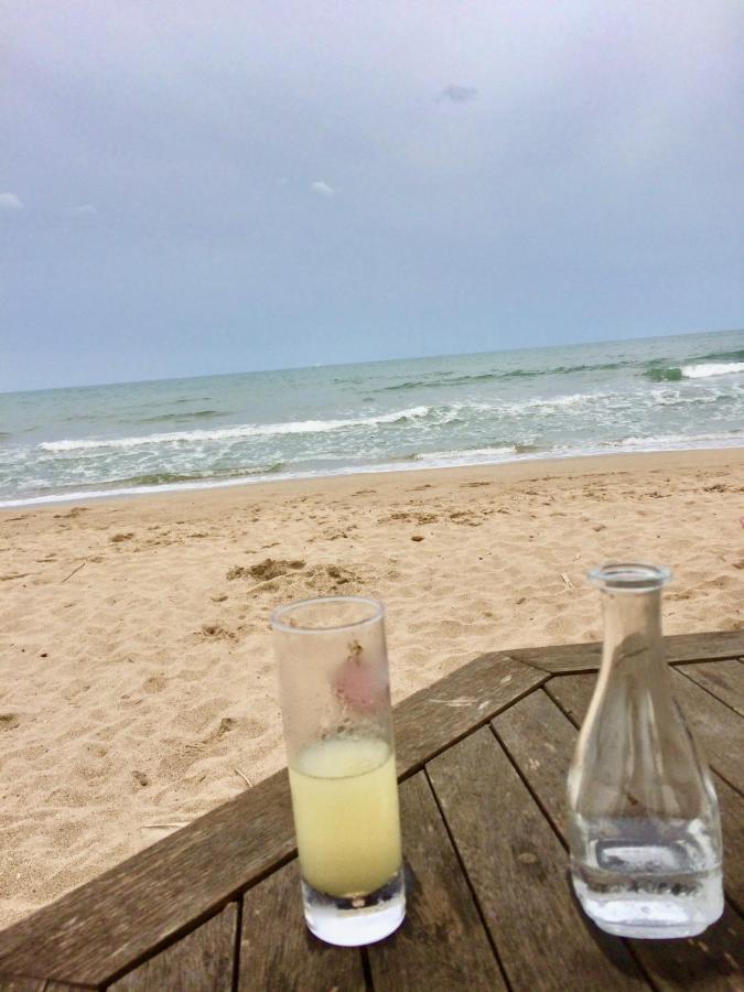 Beach, Wine, Dining, Sports, Summer, Winter Apartment Serignan Luaran gambar