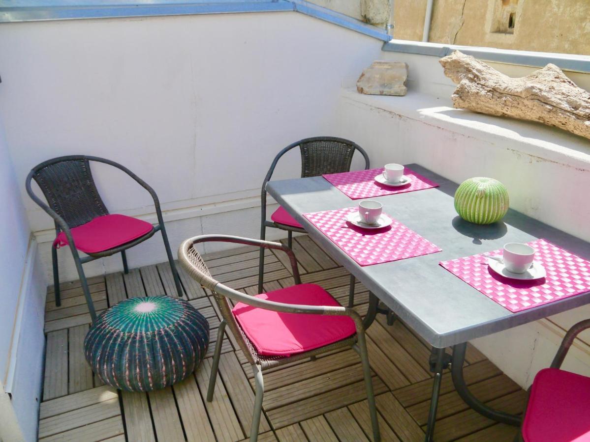 Beach, Wine, Dining, Sports, Summer, Winter Apartment Serignan Luaran gambar
